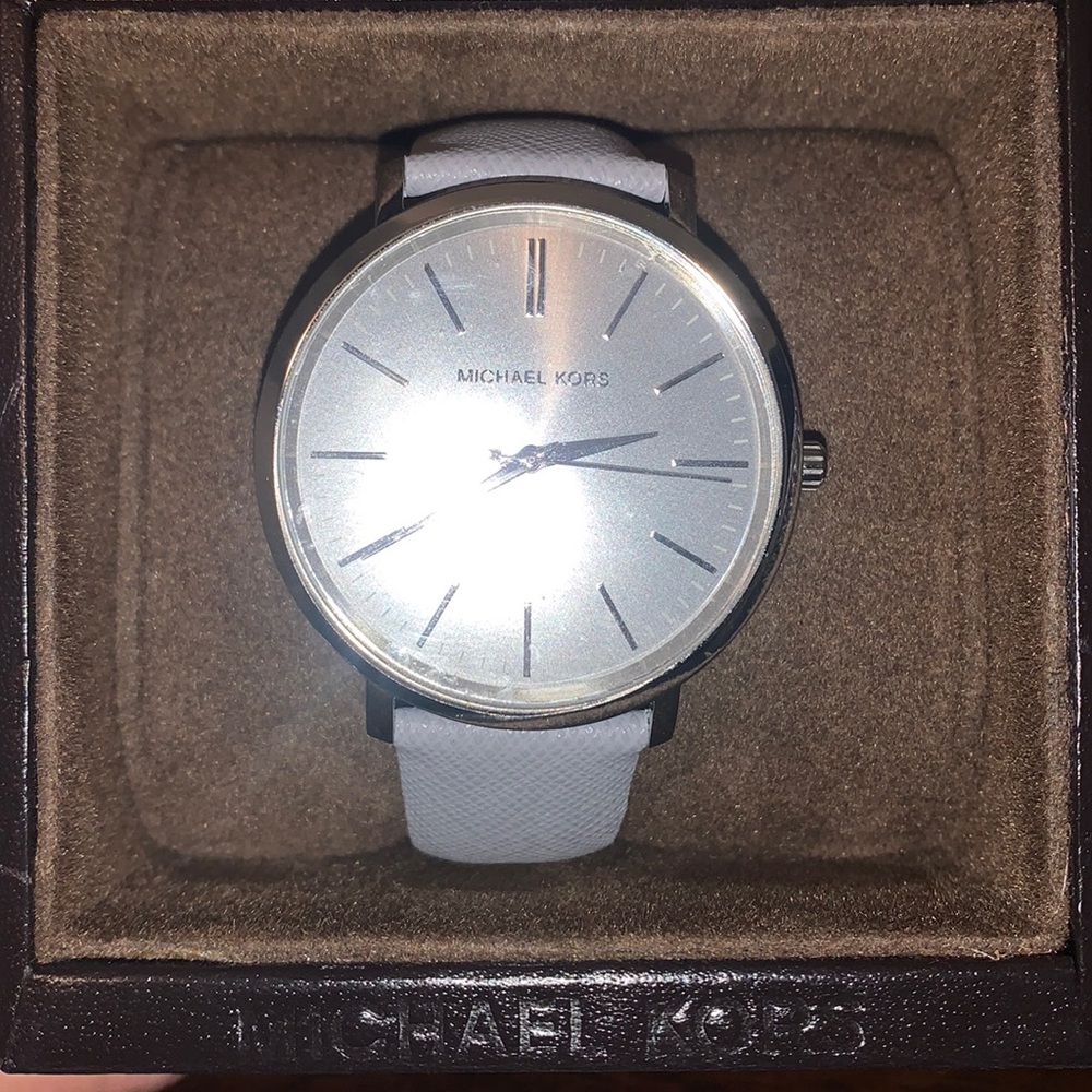 Womens MK grey strap watch